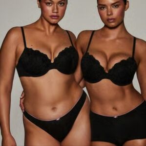 SKIMS Fits Everybody Lace Push Up Demi Bra In Black